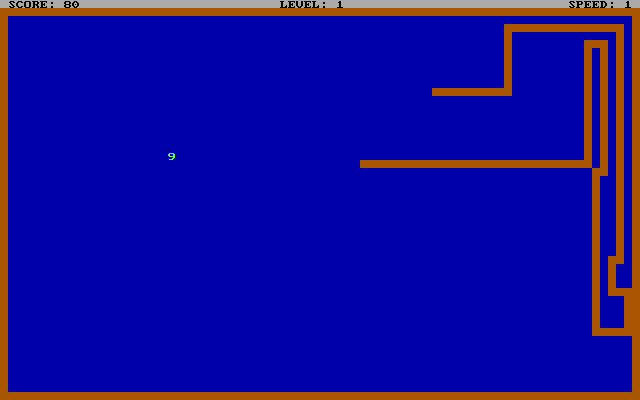 Zmiy (DOS) screenshot: Snake goes long