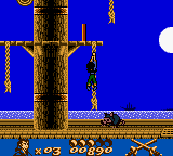 Gold and Glory: The Road to El Dorado (Game Boy Color) screenshot: Climbing the Rope on the Ship...