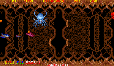 Turtleship (Arcade) screenshot: Spider and bat