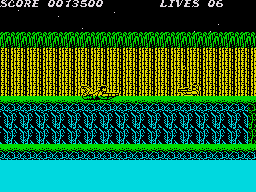 Contra (ZX Spectrum) screenshot: Go prone to shoot these enemies