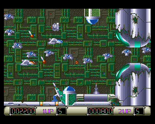 Z-Out (Amiga) screenshot: Two players can play at the same time.
