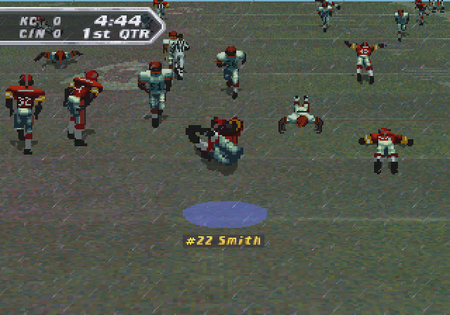 NFL Quarterback Club 97 (SEGA Saturn) screenshot: Landmine mode with players falling down all over the place.