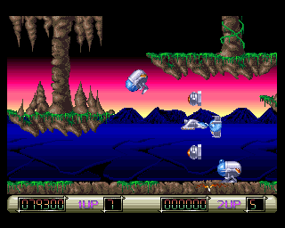 Z-Out (Amiga) screenshot: Cute suicidal robots. They make kamikaze-jumps, trying to land on you.
