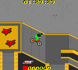 MTV Sports: T.J. Lavin's Ultimate BMX (Game Boy Color) screenshot: Nice green shorts!