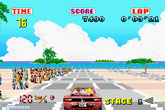 SEGA Arcade Gallery (Game Boy Advance) screenshot: Outrun: there is a large crowd waiting at the start line.