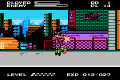Capcom Classics: Mini Mix (Game Boy Advance) screenshot: Mighty Final Fight: pressing attack whilst in the air performs a flying kick.