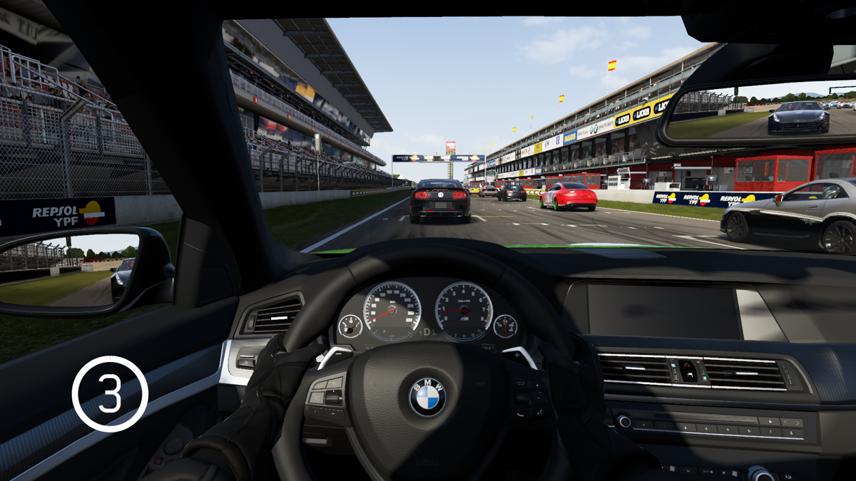 Forza Motorsport 6 (Xbox One) screenshot: Waiting in my M5 for the green lights...