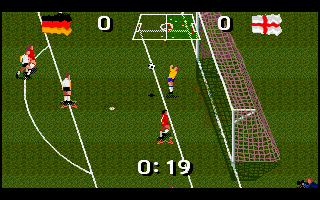 Soccer Superstars (DOS) screenshot: The goalkeeper having problems at the end of the first half
