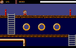 Goin' Down with the Captain (Atari ST) screenshot: The start of level 1. Two empty life buoy holders