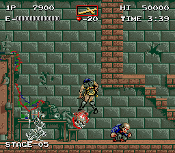 Haunted Castle (Arcade) screenshot: Too much action