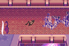 Catwoman (Game Boy Advance) screenshot: You can run a long a wall for a short distance allowing you to reach those far away ledges.