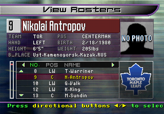NHL Blades of Steel 2000 (PlayStation) screenshot: Some players are "faceless".