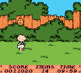 The Rugrats Movie (Game Boy Color) screenshot: Now to cross the yard. Unlike the lst to levels,I must collect 14 items to exit.