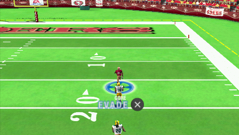 Madden NFL 09 (PSP) screenshot: Breaking away for the touchdown!