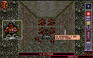 Chamber of the Sci-Mutant Priestess (Amiga) screenshot: Just a kiss with this... thing