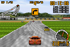 Top Gear GT Championship (Game Boy Advance) screenshot: Coloured arrows warn about upcoming turns.