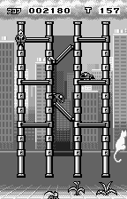 Tane o Maku Tori (WonderSwan) screenshot: A top a skyscraper, not sure what those plants are able to grow out of...