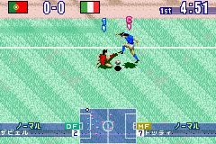 International Superstar Soccer (Game Boy Advance) screenshot: Portugal vs Italy. Tackling.