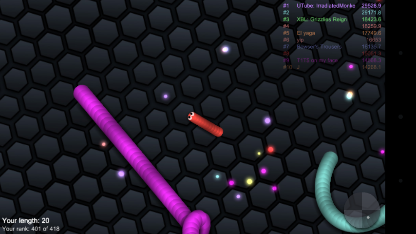 slither.io (Android) screenshot: These snakes are bigger