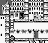 The Bugs Bunny Crazy Castle 2 (Game Boy) screenshot: Going through a door.