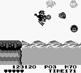 Felix the Cat (Game Boy) screenshot: Riding a dolphin