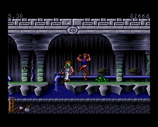 Ghost Battle (Amiga) screenshot: Attacked by psychotic muppets in the sewers.