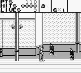 Home Alone 2: Lost in New York (Game Boy) screenshot: These bouncing jackets hurt