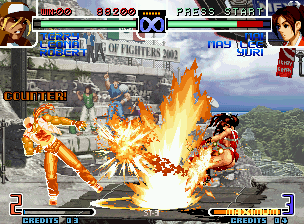 The King of Fighters 2002: Challenge to Ultimate Battle (Neo Geo) screenshot: It's rare to see Terry Bogard's DM Power Geyser and Mai Shiranui's Ryuu Enbu hitting simultaneously!