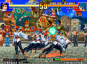 The King of Fighters '97 (Neo Geo) screenshot: Chizuru attempting to hit Leona Heidern with her move 212 Katsu: Shinsoku no Norito... successfully?