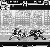 King of Fighters R-1 (Neo Geo Pocket) screenshot: Chris does his Slide Touch in Orochi Iori, that counter-attacks simultaneously with his fast punch.