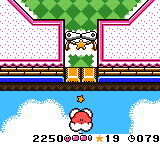 Kirby Tilt 'n' Tumble (Game Boy Color) screenshot: Riding a cloud