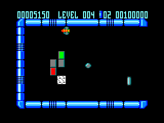Krakout (Amstrad CPC) screenshot: Touch this bee, and you freeze yourself