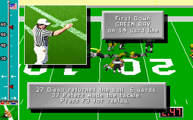 Mike Ditka Ultimate Football (DOS) screenshot: 1st down on the 14 yard line, if I only knew how to move.