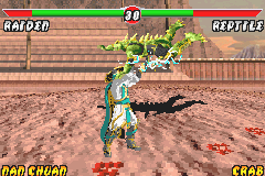 Mortal Kombat: Tournament Edition (Game Boy Advance) screenshot: Rayden torturing Reptile through the expansive strength of his electric sparkle-based move Shocker.