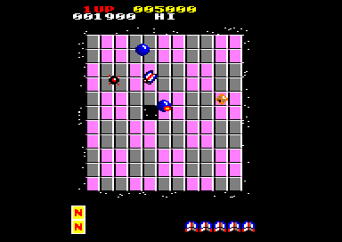 Motos (Amstrad CPC) screenshot: Fireballs appear and cause tiles to collapse if you take too long
