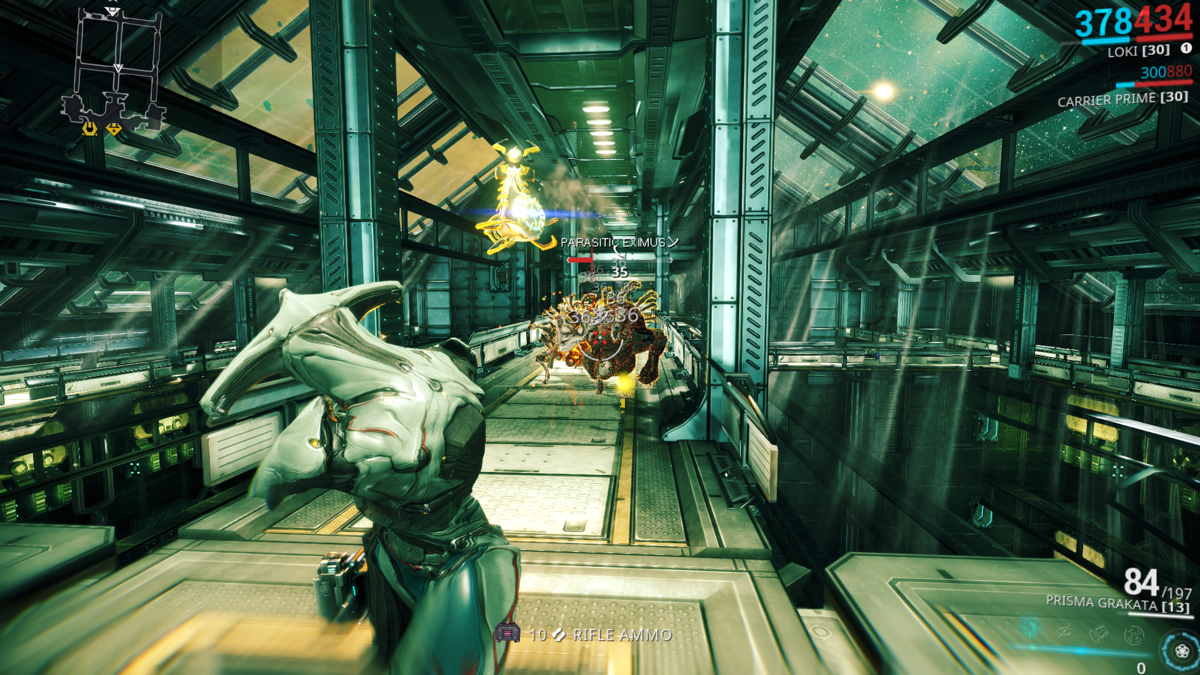 Warframe (Xbox One) screenshot: I'm getting chased by some Parasitic Eximus Chargers.