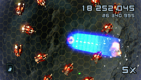 Super Stardust Portable (PSP) screenshot: Jumping right in the middle of these guys
