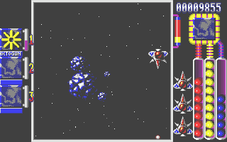 Quartz (Atari ST) screenshot: Scrolling down as asteroids fly into the screen