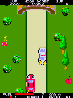 Munch Mobile (Arcade) screenshot: Meeting a car