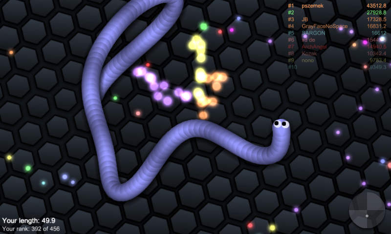 slither.io (Android) screenshot: Getting around the snakes remainings