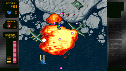 Strikers 1945 Plus (PSP) screenshot: Big ol' 'splosions!