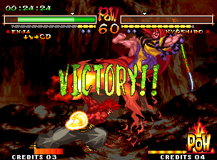 Samurai Shodown V Special (Neo Geo) screenshot: Taking advantage of an massive-strength-slashing blow, Enja defeats Senryo Kyoshiro in the Round 1.