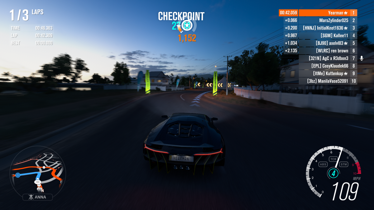 Forza Horizon 3 (Xbox One) screenshot: Leading a multiplayer race.