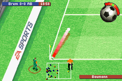 FIFA Soccer 2004 (Game Boy Advance) screenshot: Corner kick; the gauge in the upper right corner is used to set whether with give the ball the intended direction.