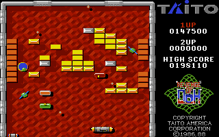 Arkanoid: Revenge of DOH (Apple IIgs) screenshot: Gold bricks can be destroyed if you catch the mega ball capsule.