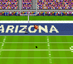 Bill Walsh College Football (SNES) screenshot: Ball is up in the air