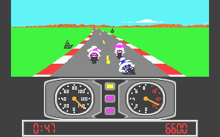 Super Cycle (Atari ST) screenshot: In a tight 3-bike battle