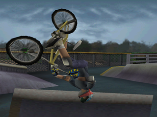 Dave Mirra Freestyle BMX: Maximum Remix (PlayStation) screenshot: Backflip