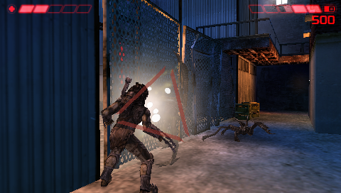 Aliens vs Predator: Requiem (PSP) screenshot: Bullying my friendly neighbourhood aliens