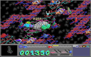 PC-Bakterien! (DOS) screenshot: Now, the feeder cell is able to eat the foes.